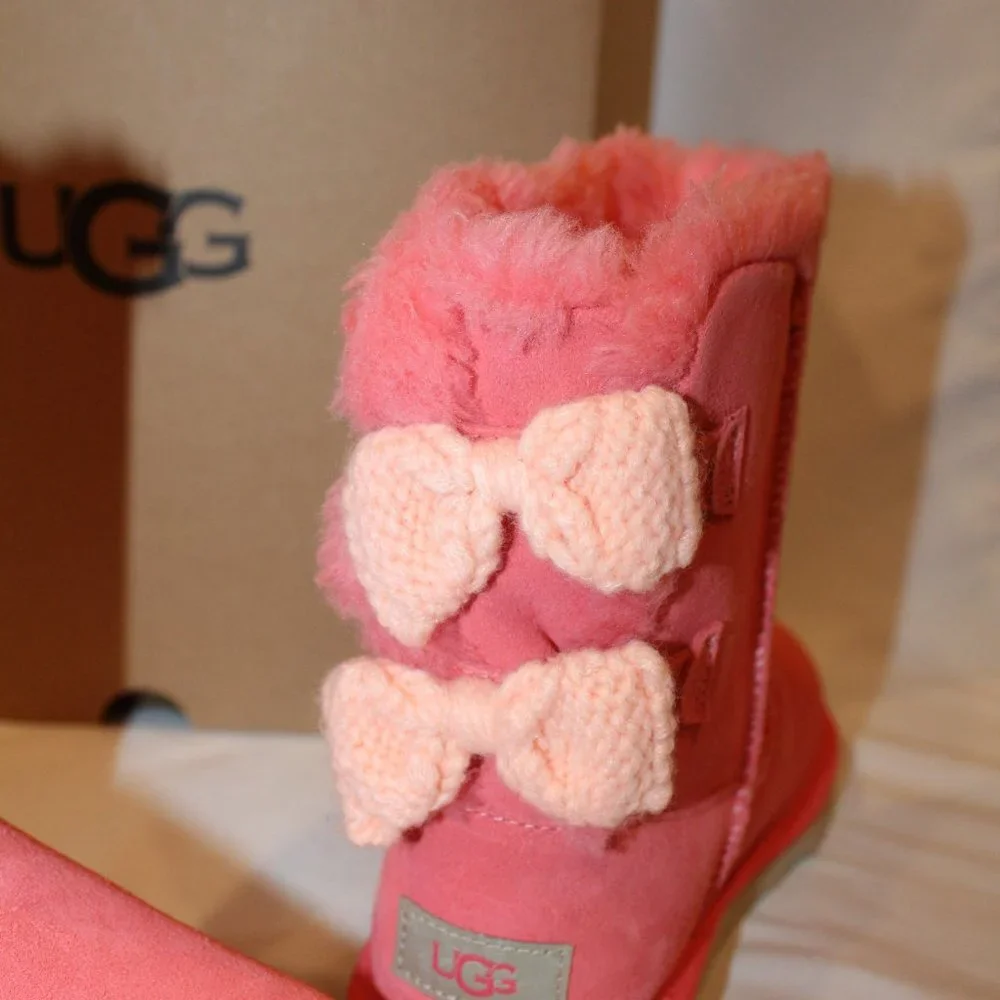 NIB UGG GIRL'S BAILEY KNIT BOW PINK CLASSIC SHORT‎ SUEDE SHEARLING LINED BOOTS